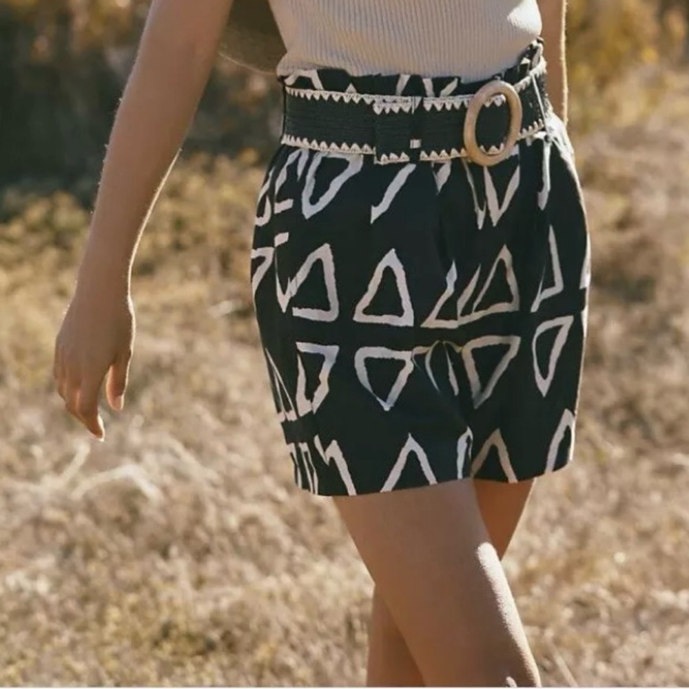 Corey Lynn Calter black and white shorts. Size XS. SMOKE FREE home, worn once.